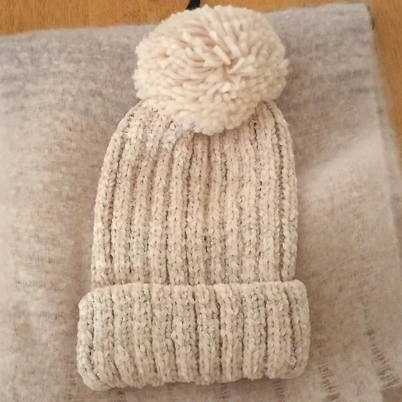 Cozy Pink Knit Hat and Scarf Set - Picture 2 of 2